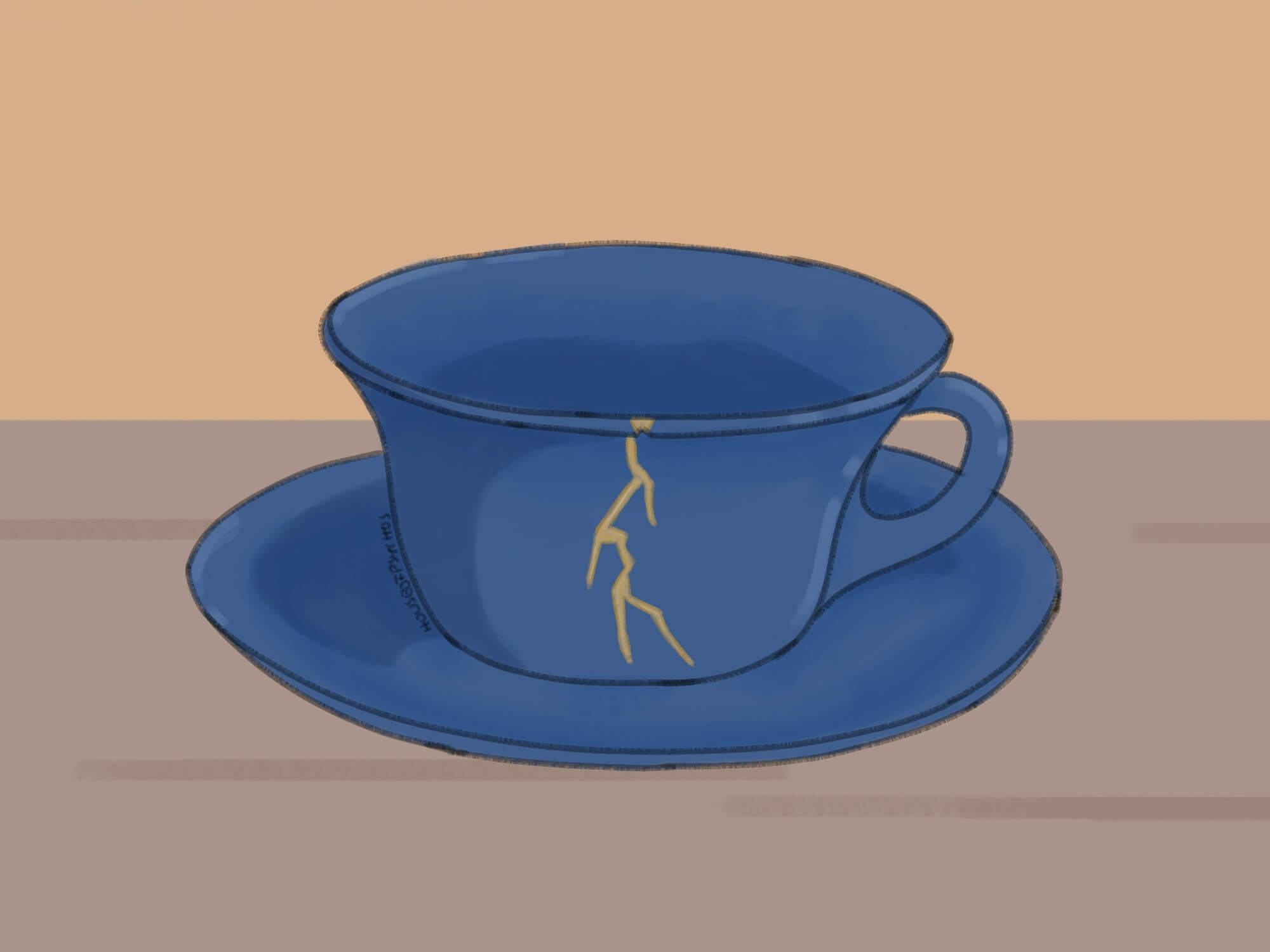 Eine blaue Tasse mit einem goldenen Riss im Kintsugi-Stil steht auf einem passenden Unterteller auf einem Tisch. Der Hintergrund ist in warmen Beigetönen gehalten.